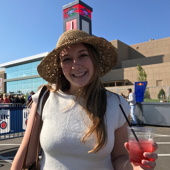 Meet your Posher, Cameron - Picture 1 of 1